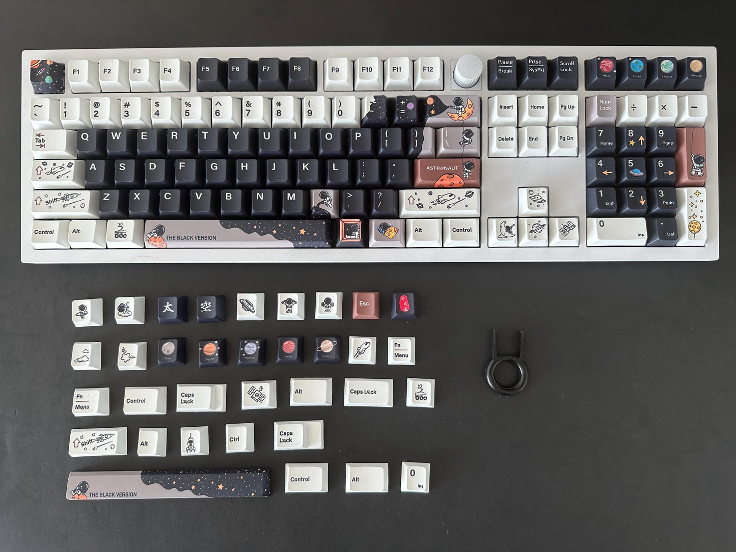 Cartoon Astronaut Space Flight Keycap Set