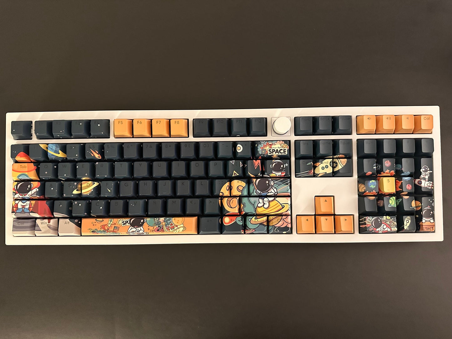 Backlit Comic Cartoon Astronaut Keycap Set