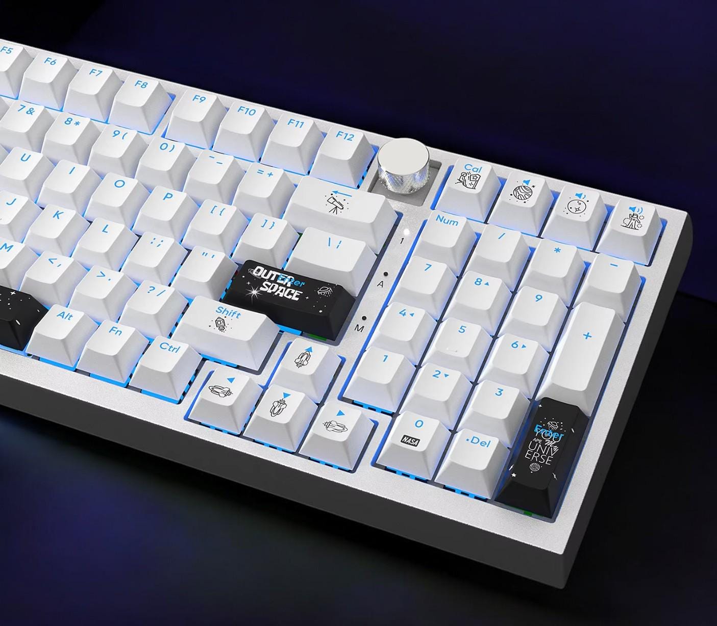 Backlit Black and White Astronaut keycap Set