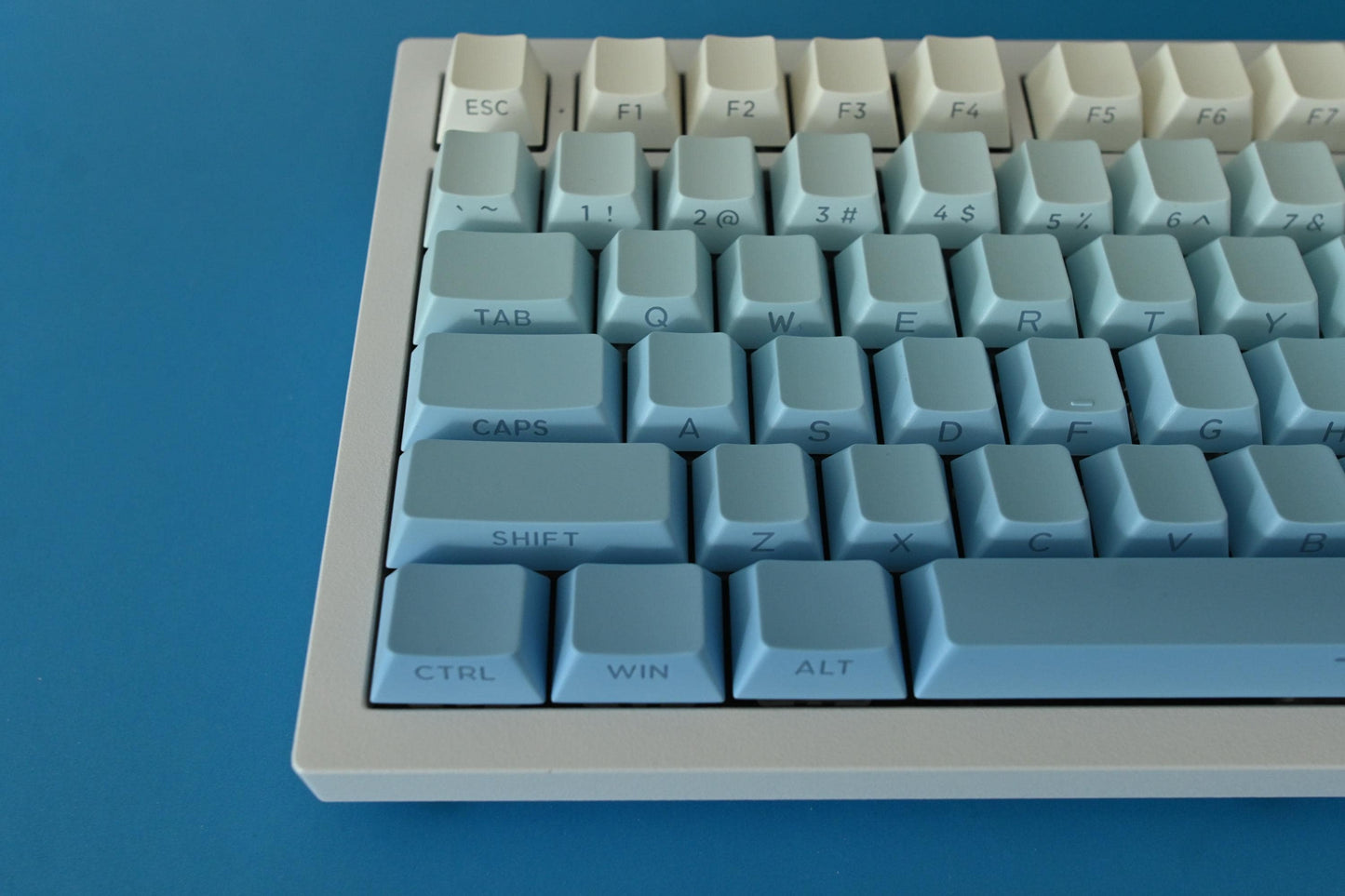 Backlit Blue Gradient Keycap Set