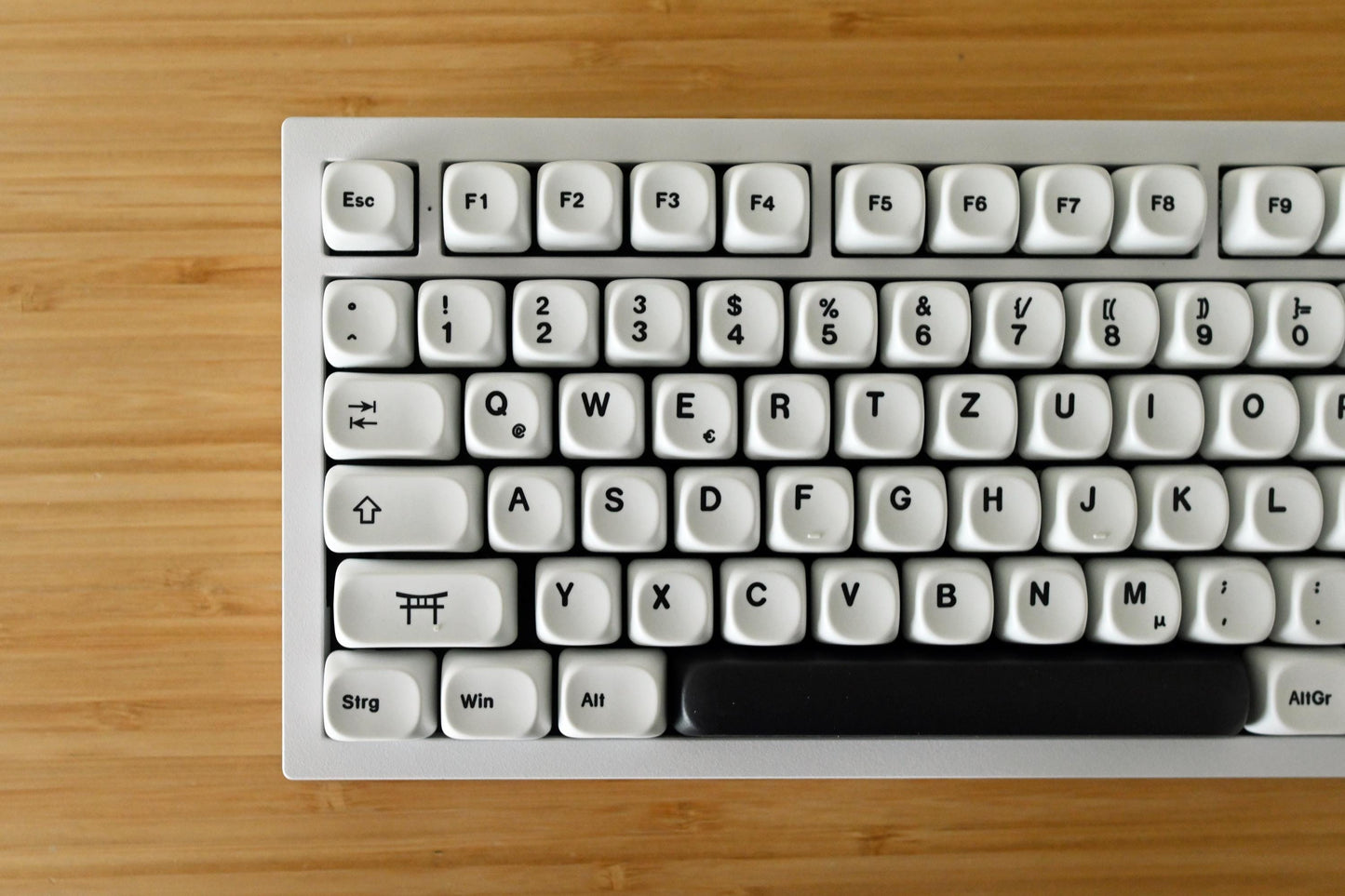 Black and White Japan Theme Keycap Set (German Layout)