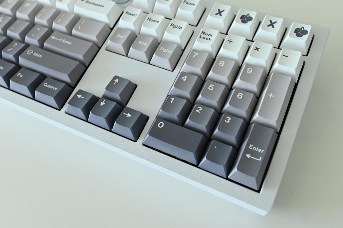 Gray Black White Gradient Keycap Set