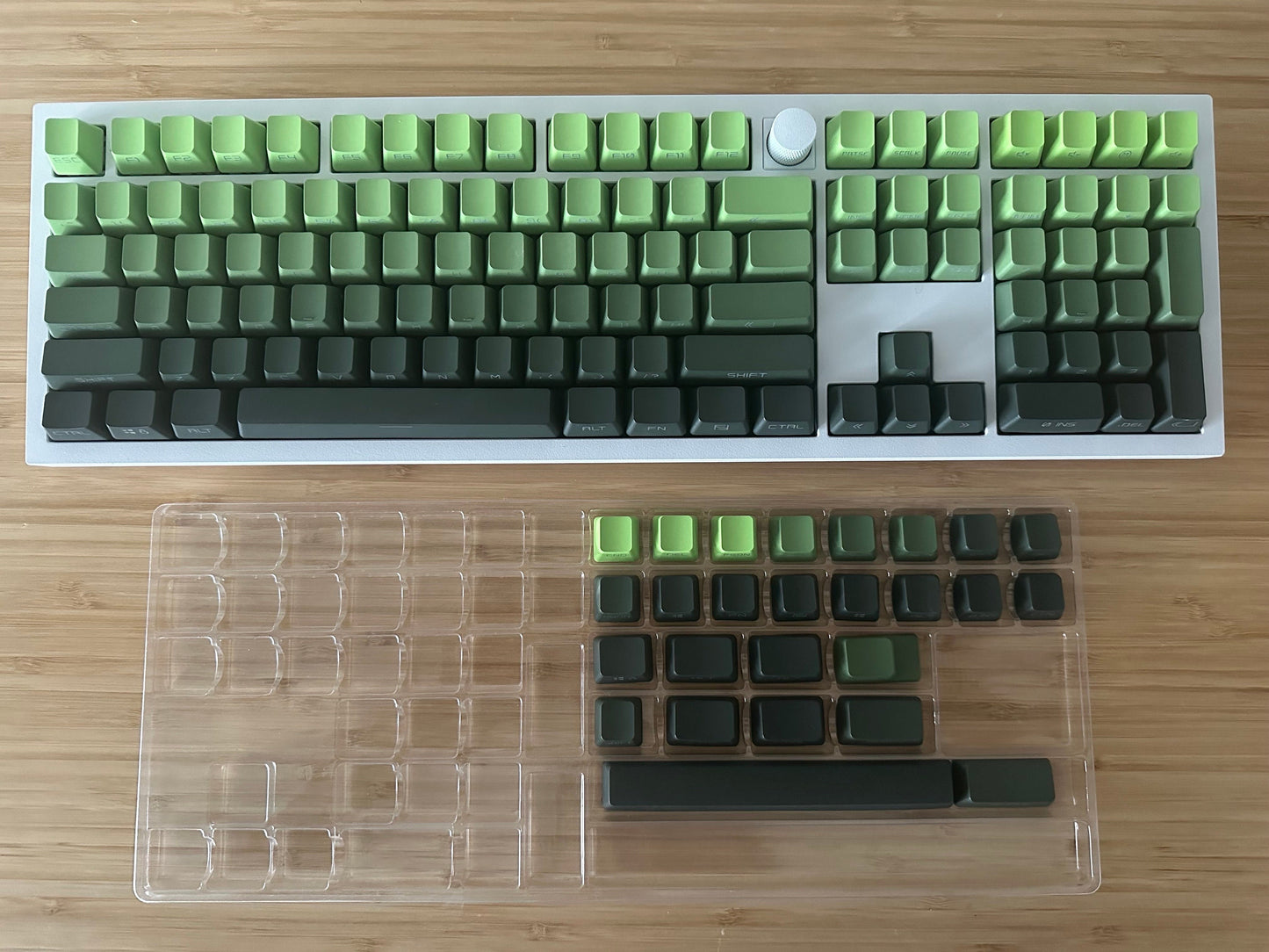 Backlit Matcha Green Gradient Keycap Set