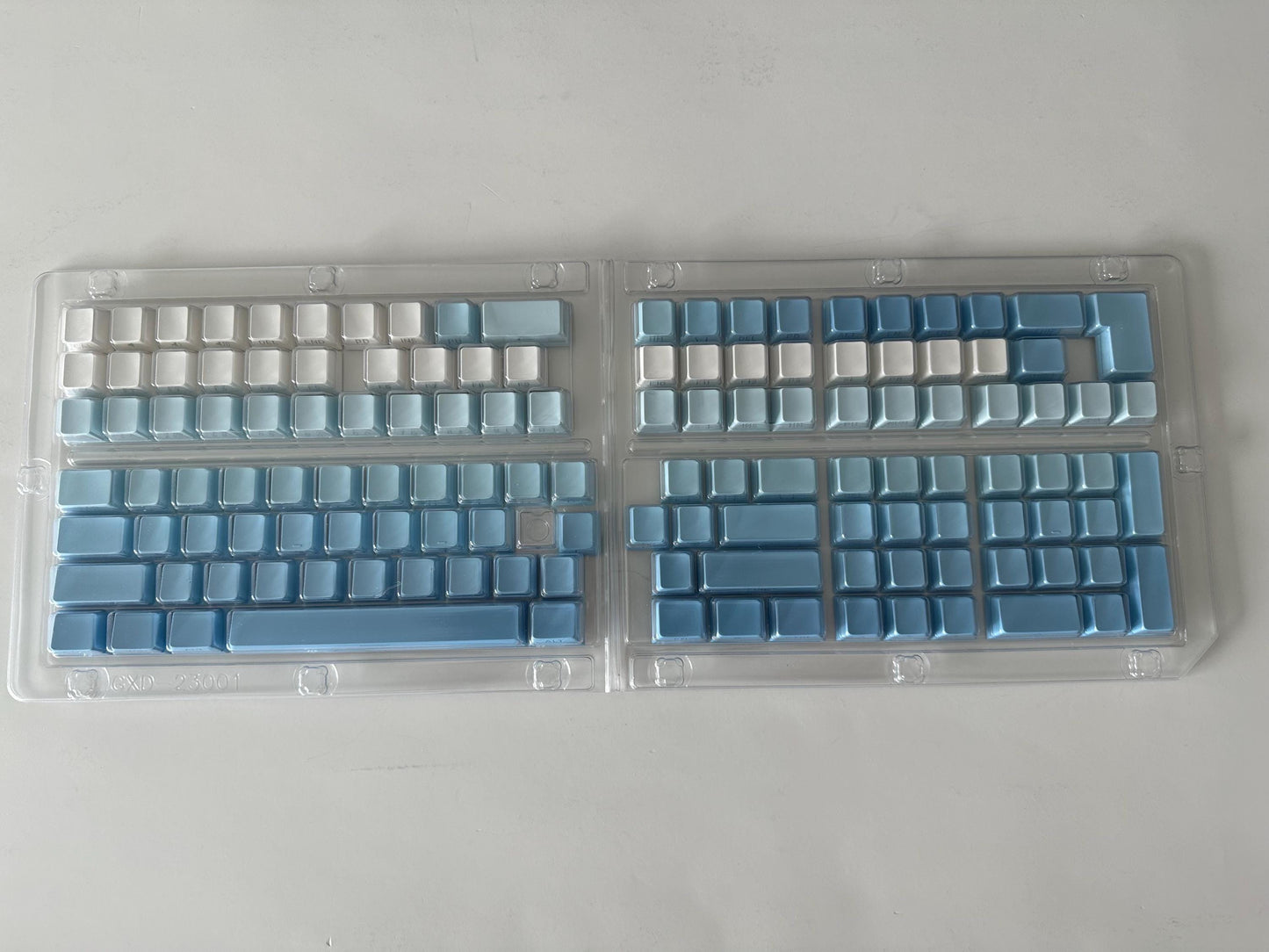 Backlit Blue Gradient Keycap Set